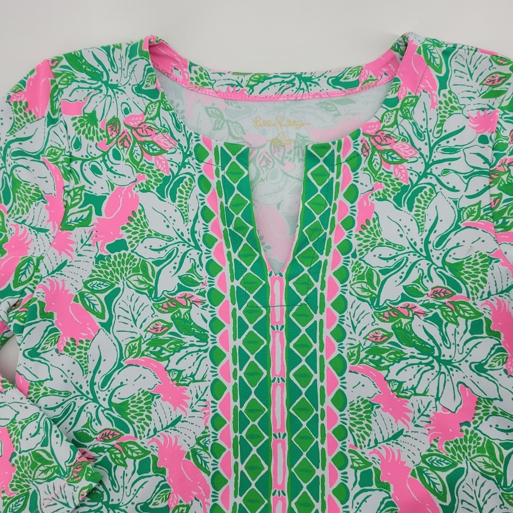Lilly Pulitzer Etta VNeck Top XS Green Pink Parrot Floral 3/4 Sleeve Meryl Nylon